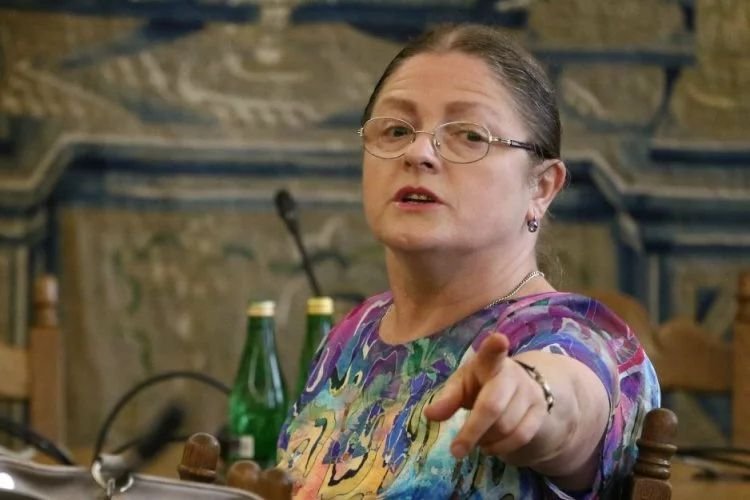 Skandaliczny wpis Krystyny Pawłowicz o transpłciowym dziecku