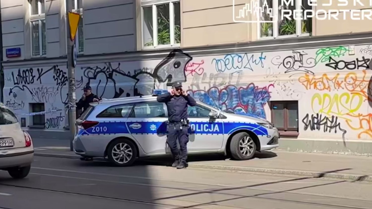Atak nożownika w Warszawie. Policja szuka sprawcy.