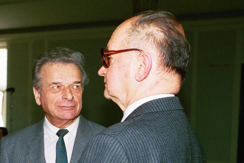 Czesław Kiszczak oraz Wojciech Jaruzelski nie są jedynymi generałami, którzy na mocy ustawy degradacyjnej mają stracić swoje stopnie wojskowe.