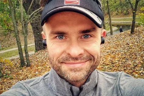 "GW": Adam Hofman przejął kontrolę nad polskim tenisem.