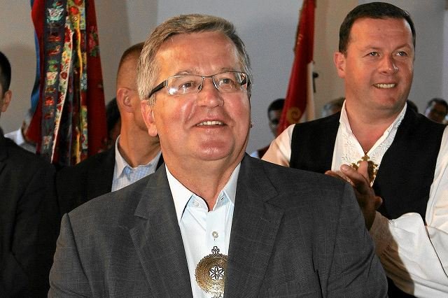 Bronisław Komorowski pochwalił się, że jego nowy, bezwąsy wizerunek spodobał się Barackowi Obamie