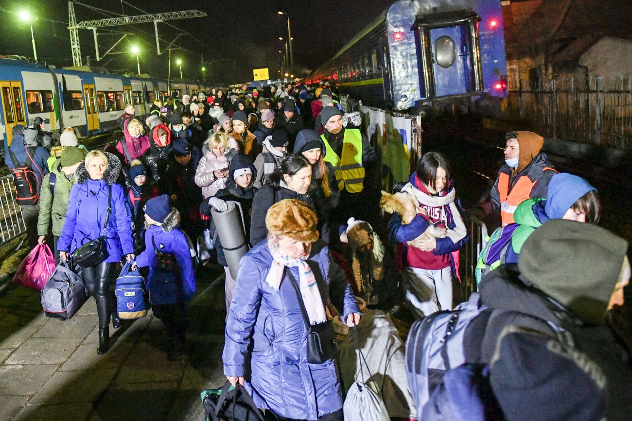 W całej Polsce poszukiwane są miejsca noclegowe i mieszkania dla Ukraińców. Na zdjęciu: dworzec w Olkuszu.