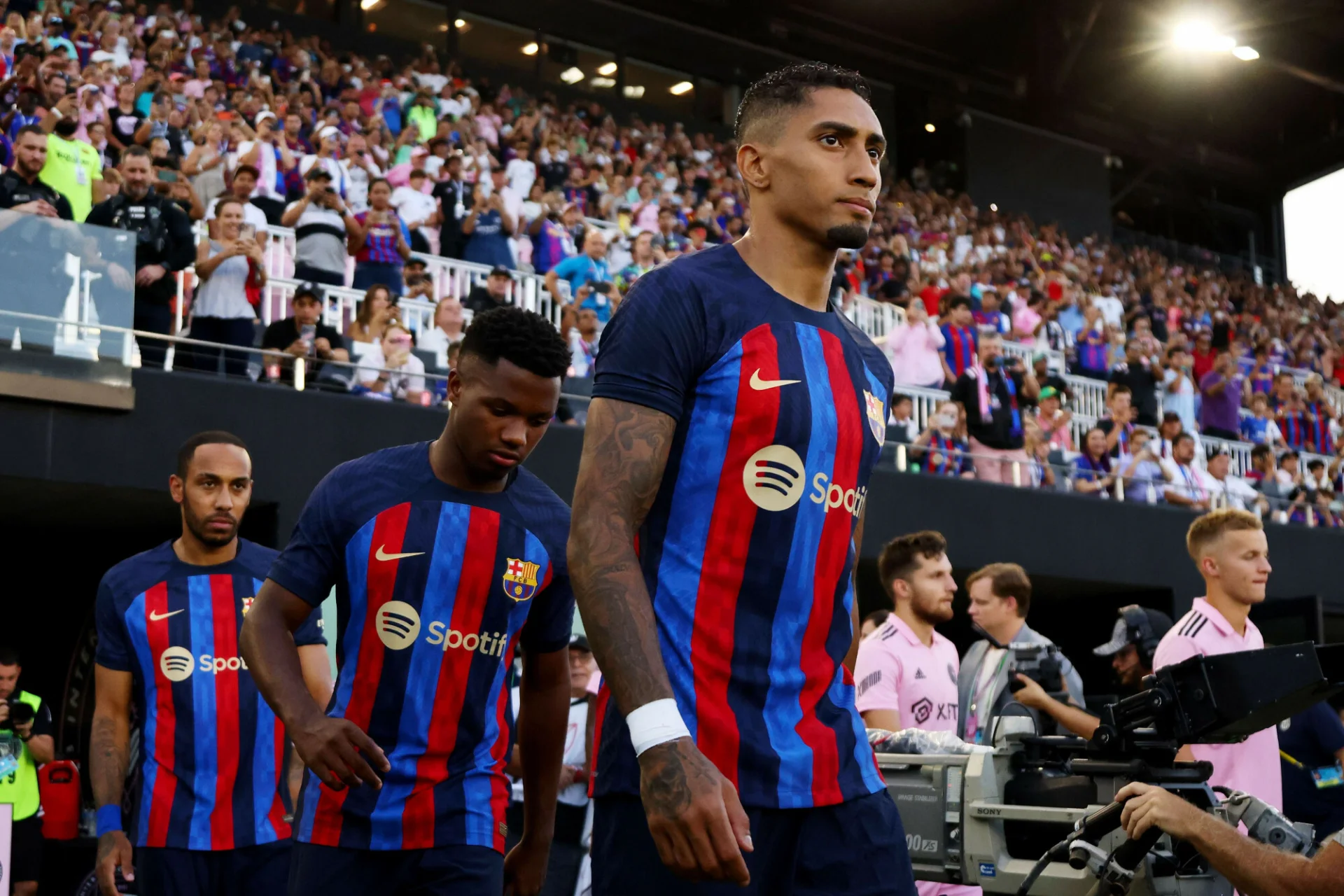 "Barcelona w szoku". Niespodziewany kłopot drużyny Roberta Lewandowskiego w USA