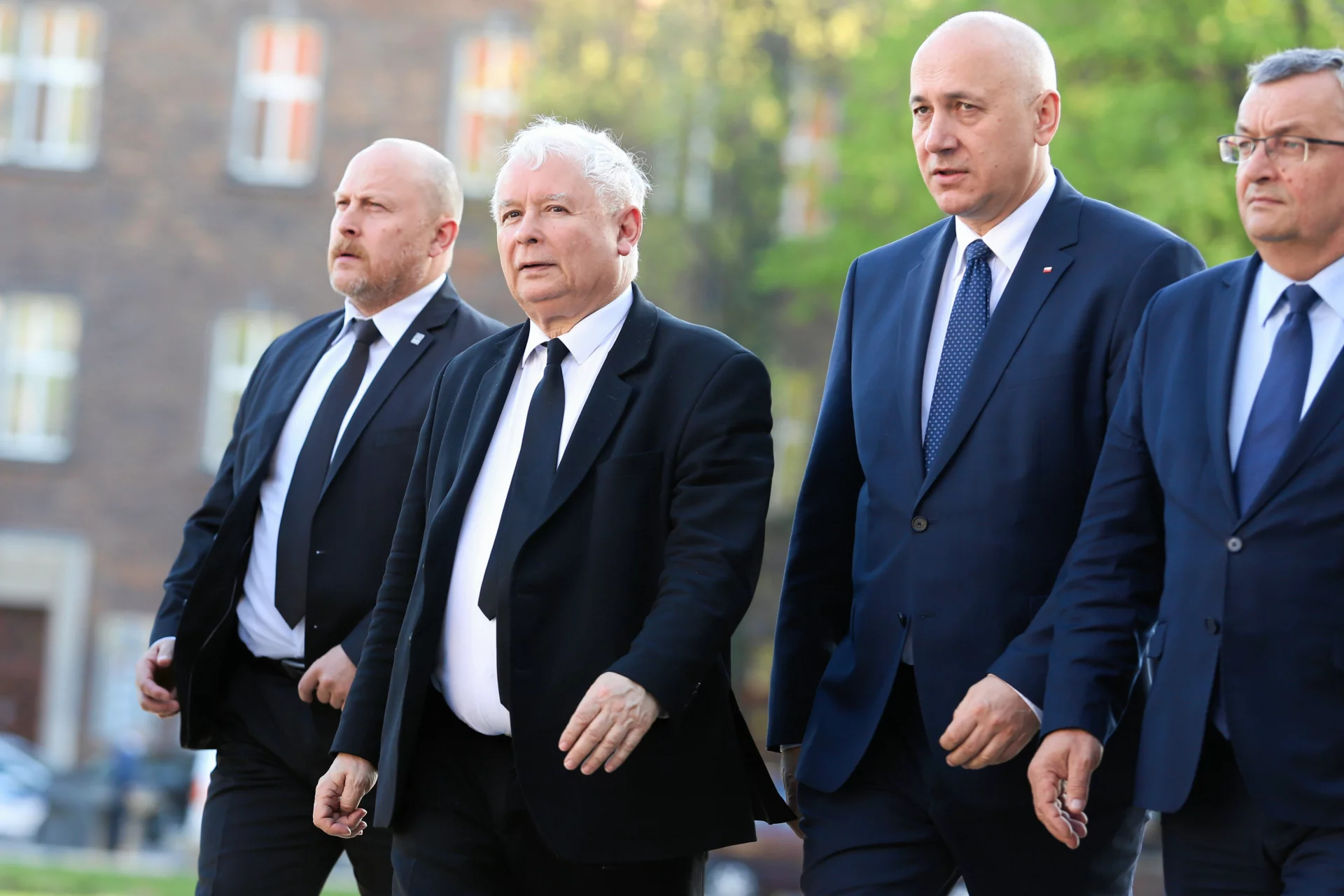 Dziennikarz Florian Hassel pisze, że narodowo-populistyczny rząd chce rozszerzyć kontrolę nad gospodarką.