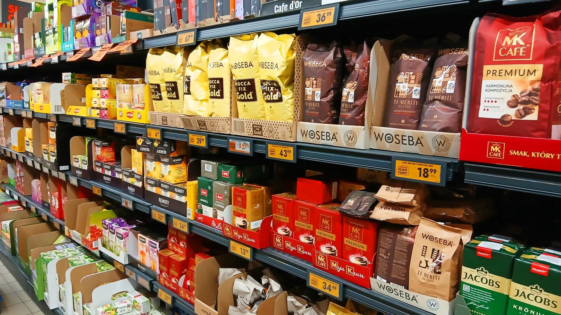 Biedronka rozdaje kawę gratis. Kilogram Jacobsa kupisz najtaniej w Polsce