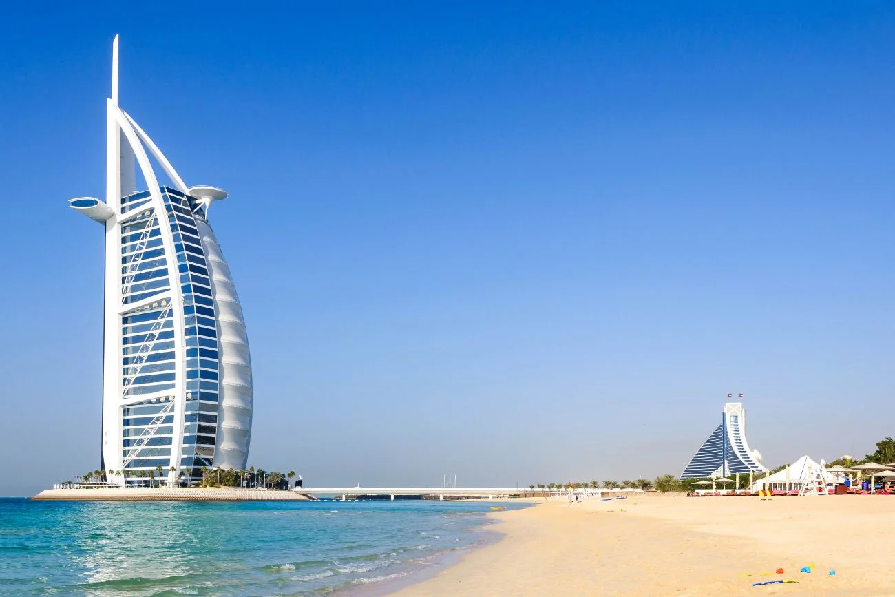 Dubaj.
