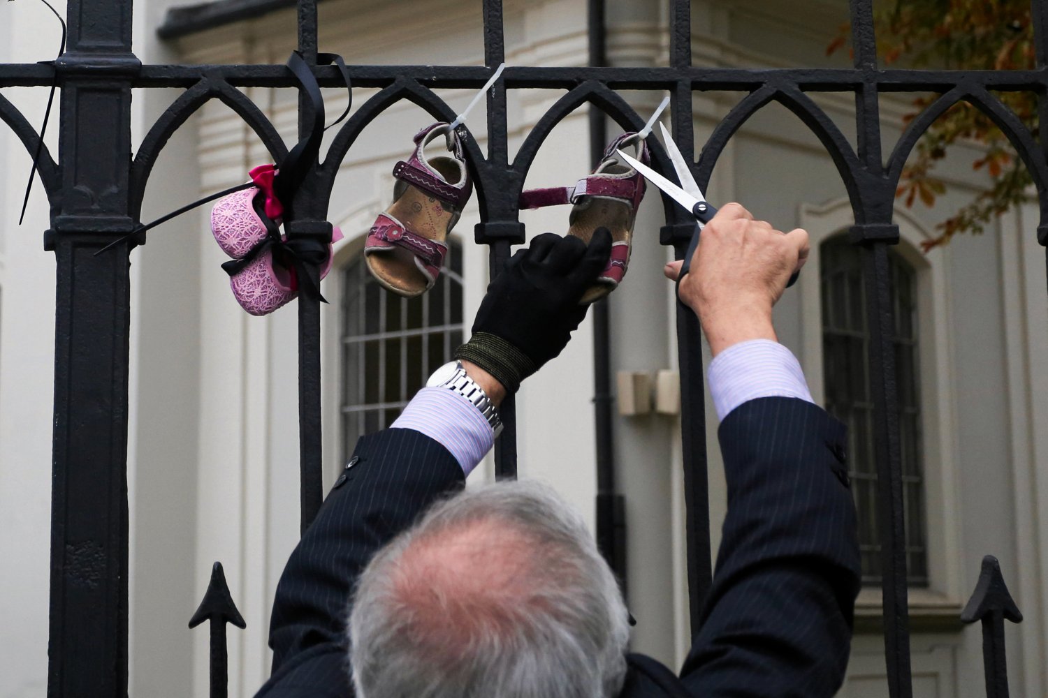 W najnowszym wydaniu "Newsweeka" przeczytamy o sojuszu PiS i Tadeusza Rydzyka, który prowadzi do bezkarnej pedofilii duchownych.