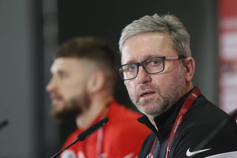 Brzęczek został zwolniony z reprezentacji w styczniu. Brzęczek po sezonie ma przyjść do Wisły Płock. Na razie zespół przejmie Bartoszek.