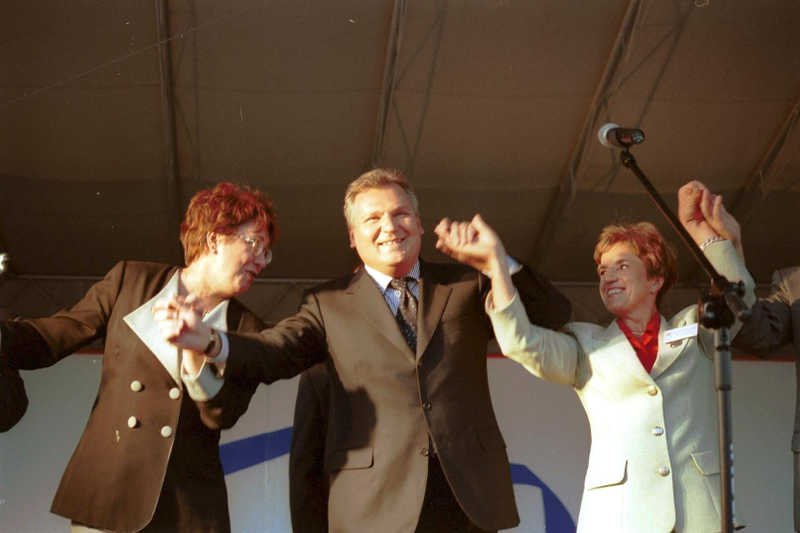 Ryszard Kalisz, szef sztabu Aleksandra Kwaśniewskiego w 2000 roku porównuje kampanię swojego szefa z kampanią Bronisława Komorowskiego.