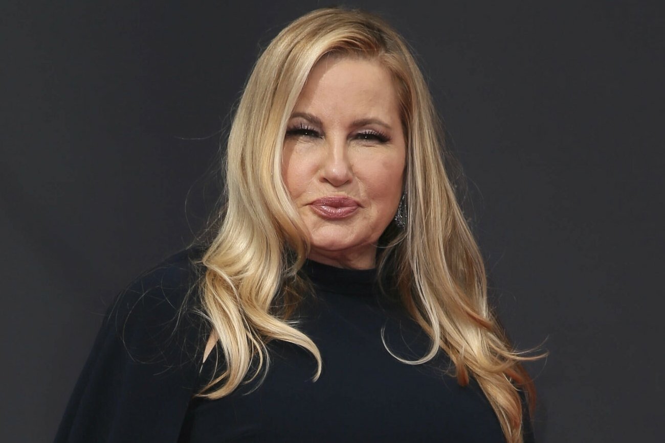 Jennifer Coolidge powiedziała, że wcześniejsze słowa dotyczące seksu z 200 mężczyznami były przesadzone. Jennifer Coolidge powiedziała, że wcześniejsze słowa dotyczące seksu z 200 mężczyznami były przesadzone.