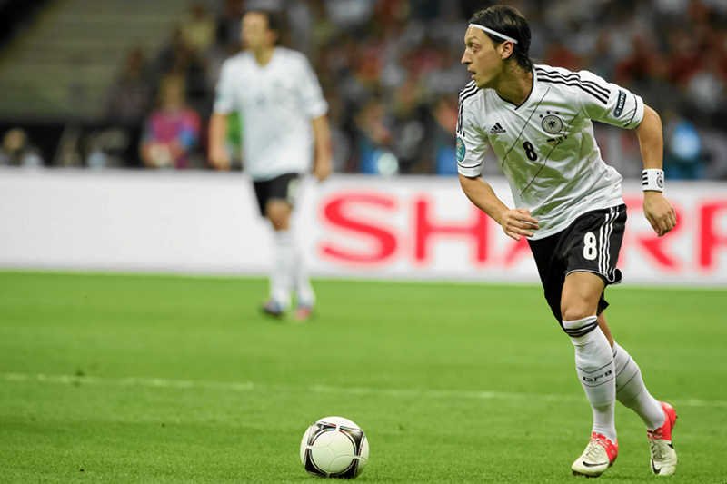 Mesut Özil w Arsenalu będzie zarabiał 150 tys. funtów na tydzień