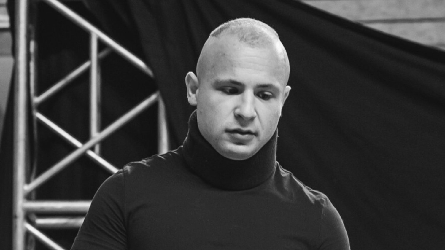 Mateusz Murański był jedną z gwiazd gal typu FAME MMA. W środę poinformowano, że zmarł w wieku 29 lat.