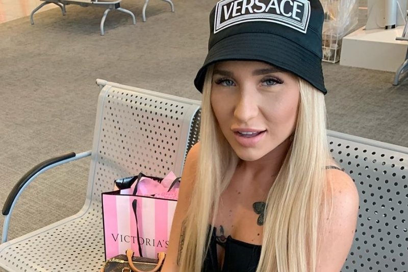 Patostreamerka robiła rasistowskie komentarze.