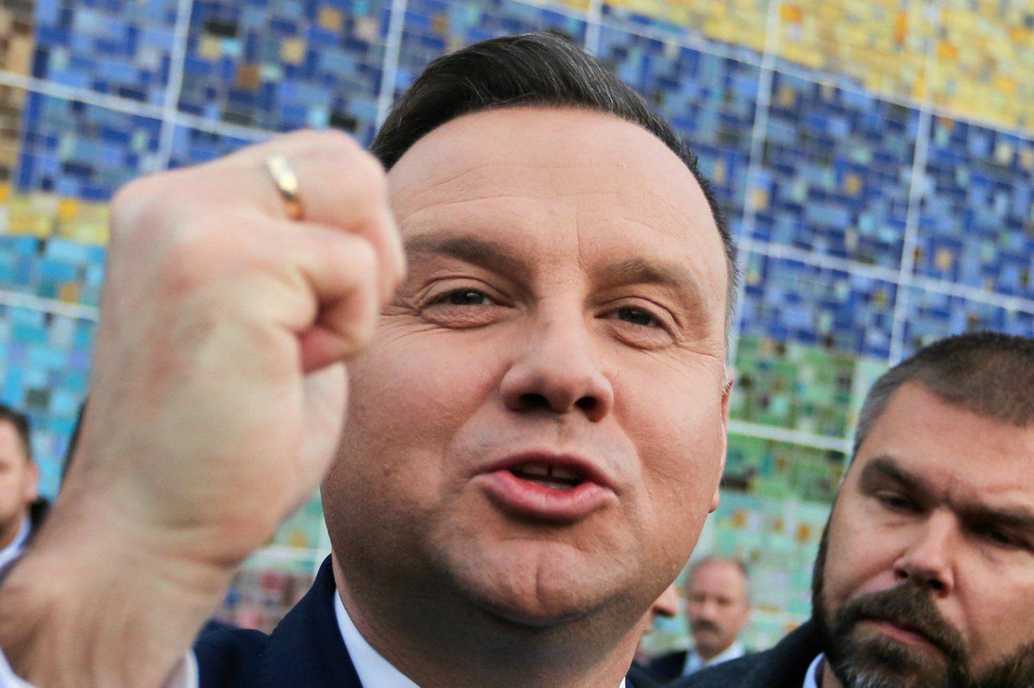 Andrzej Duda wykorzystał Wszystkich Świętych do prowadzenia kampanii wyborczej na rzecz koleżanki z PiS.