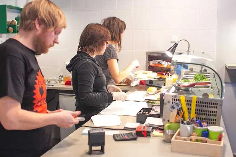 Restauracja "Krowarzywa" serwuje wegańskie burgery