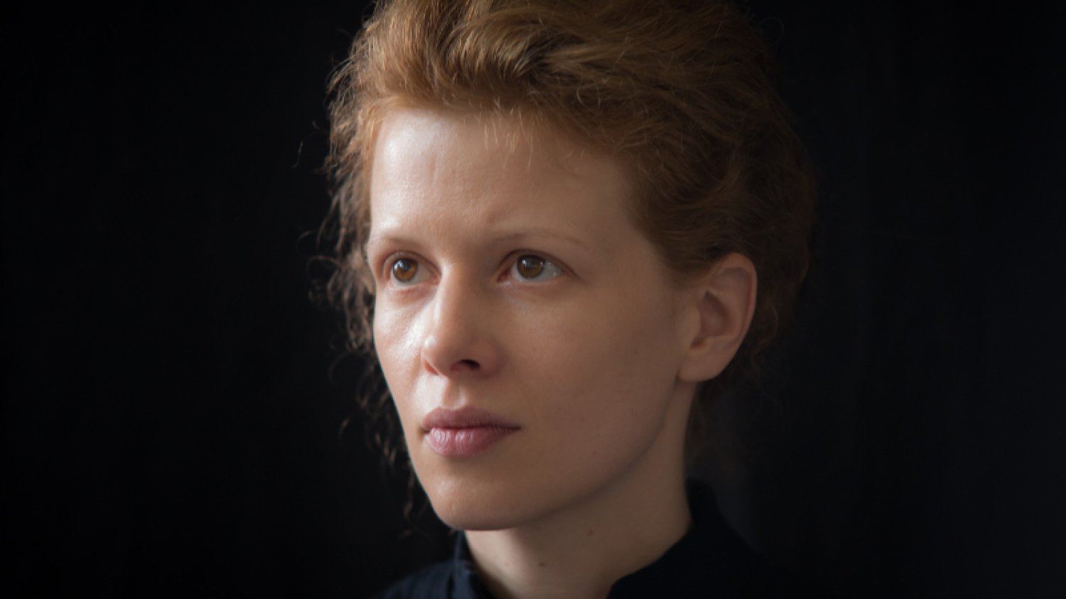 Karolina Gruszka jako Maria Skłodowska-Curie.