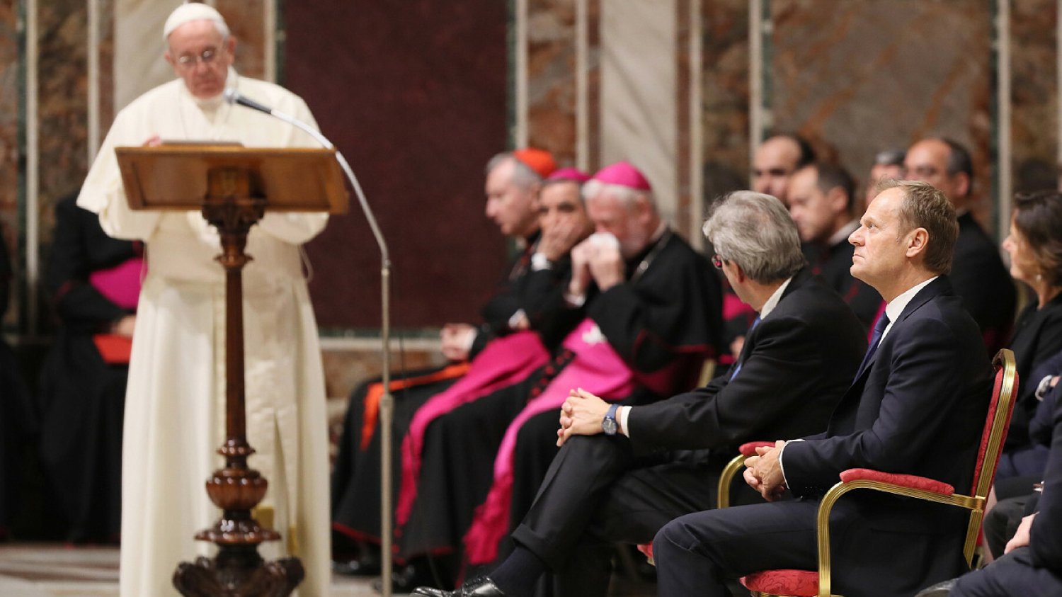 Donald Tusk krytykuje papieża Franciszka. Poszło o postawę ws. Rosji. Donald Tusk krytykuje papieża Franciszka.