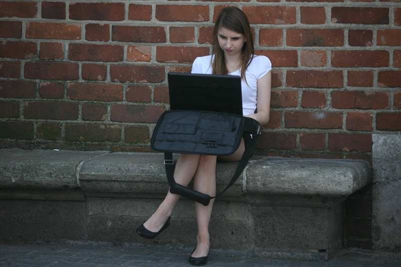 Dziewczyna z komputerem