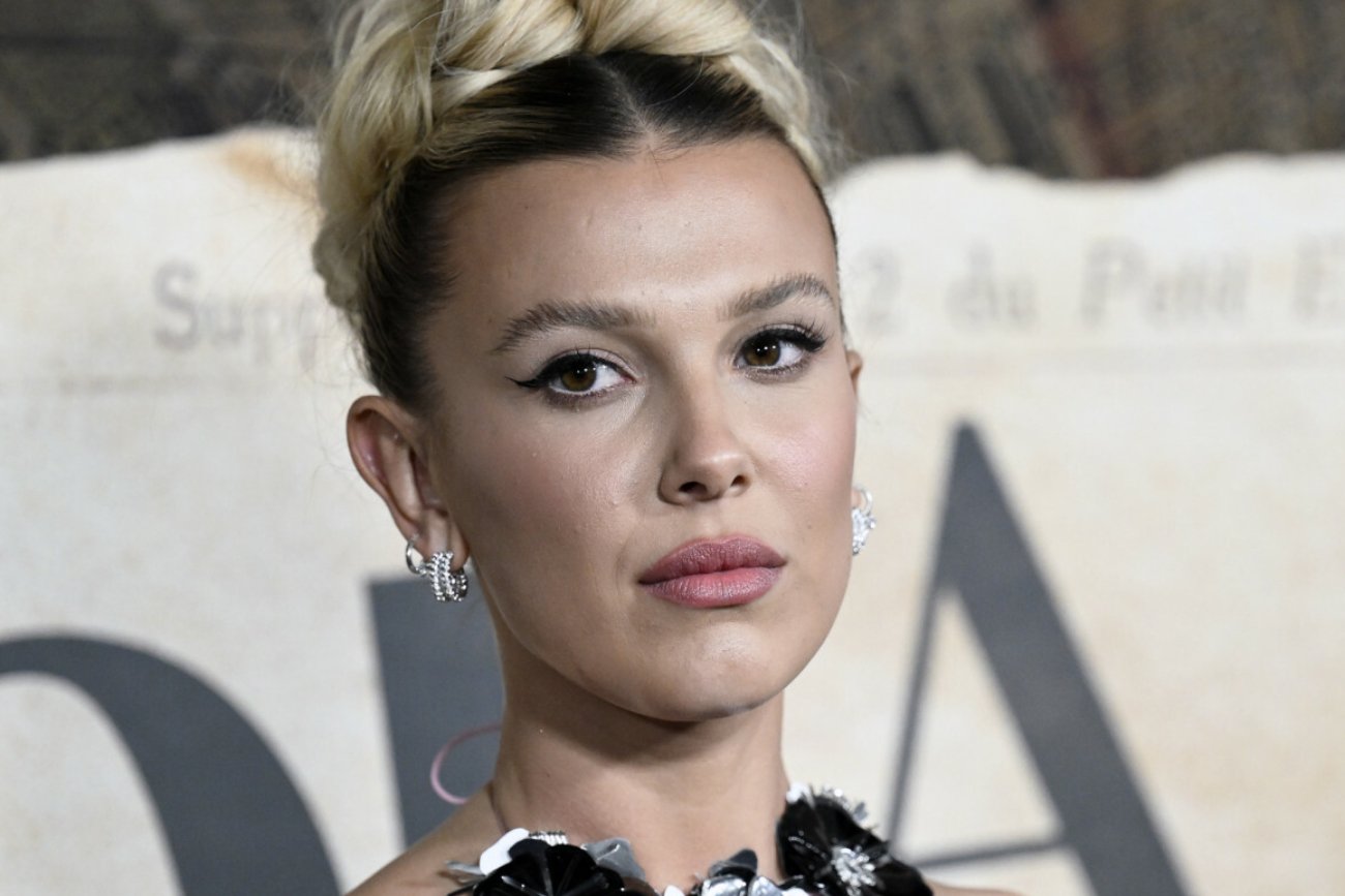 Millie Bobby Brown została skrytykowana za zatrudnienia ghostwritera.