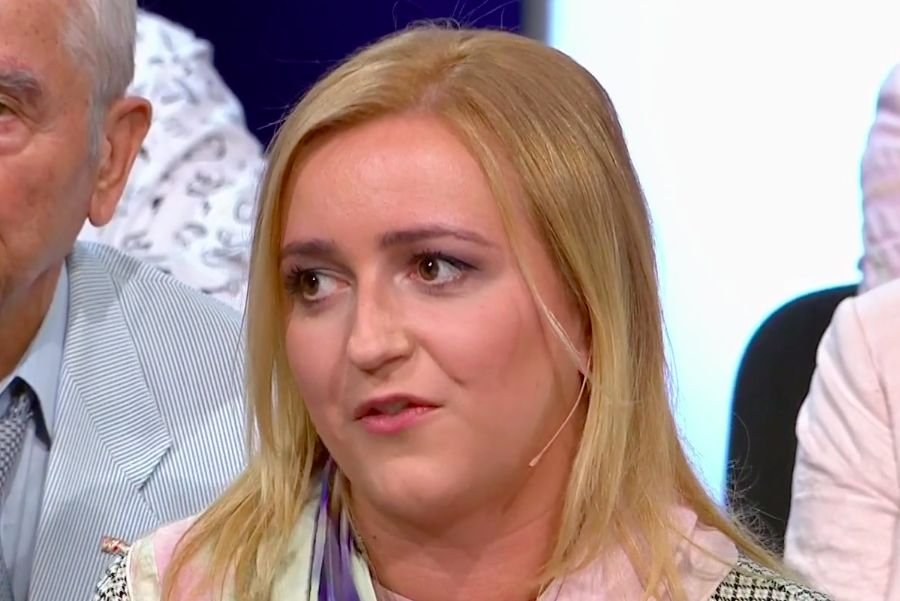 Radna Semeniuk na antenie TVP uznała naklejki "Polska Walcząca przeciwko faszyzmowi" za "opluwanie katolików". Na Twitterze napisała potem, że to atak na PiS.