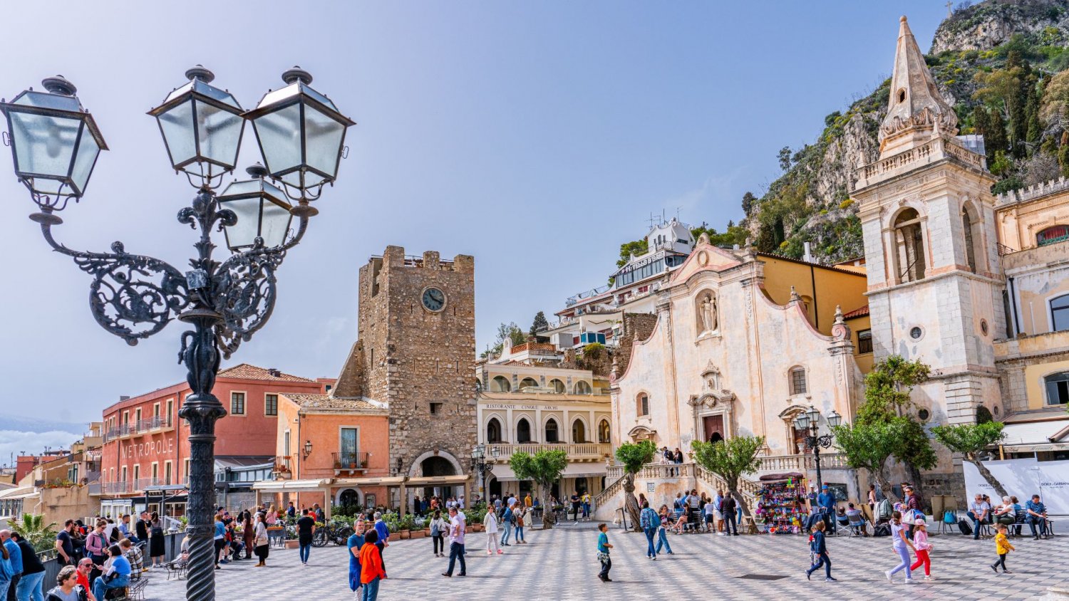 Najdłuższe wakacje w życiu nie muszą być drogie. Wiemy, jak jechać na nie za darmo