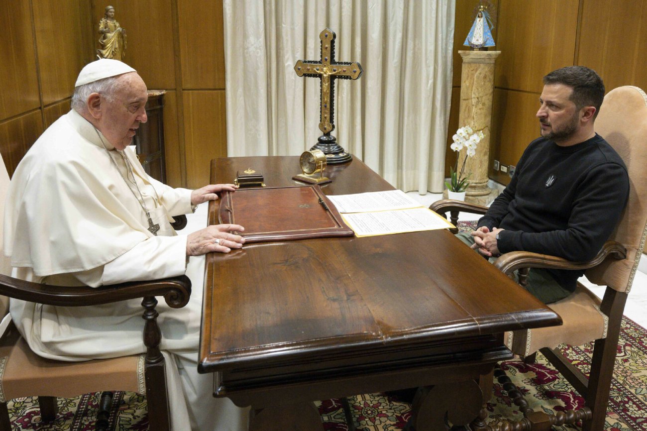 Prezent Zełenskiego dla papieża Franciszka. Matka Boska na Kamizelce kuloodpornej Prezent Zełenskiego dla papieża Franciszka. Matka Boska na Kamizelce kuloodpornej