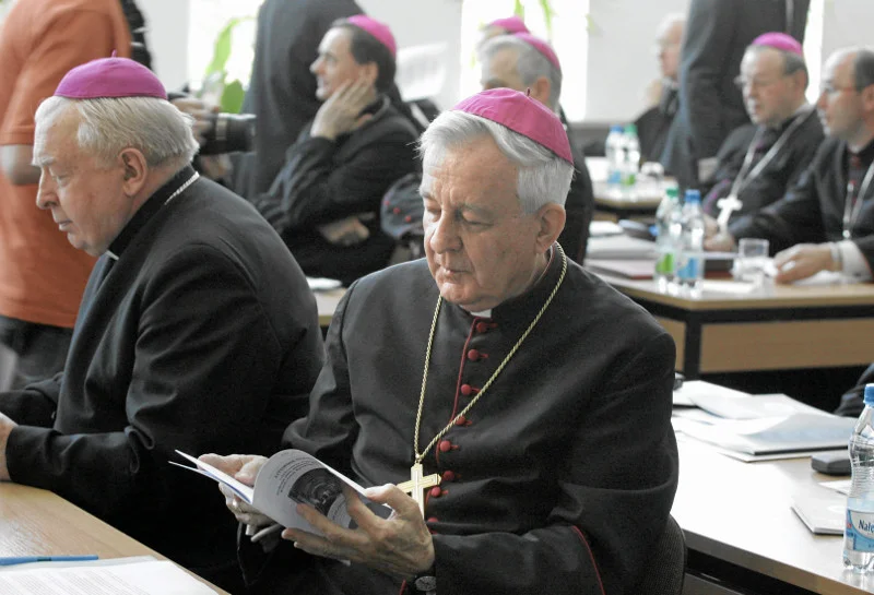 Sprawa arcybiskupa Paetza ciągnie się od lat. Choć nie została do końca wyjaśniona, Watykan zabronił mu udzielania niektórych sakramentów.