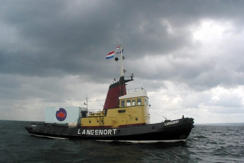 W 2003 roku statek organizacji "Kobiety na Falach", Langenort, przypłynął do Polski