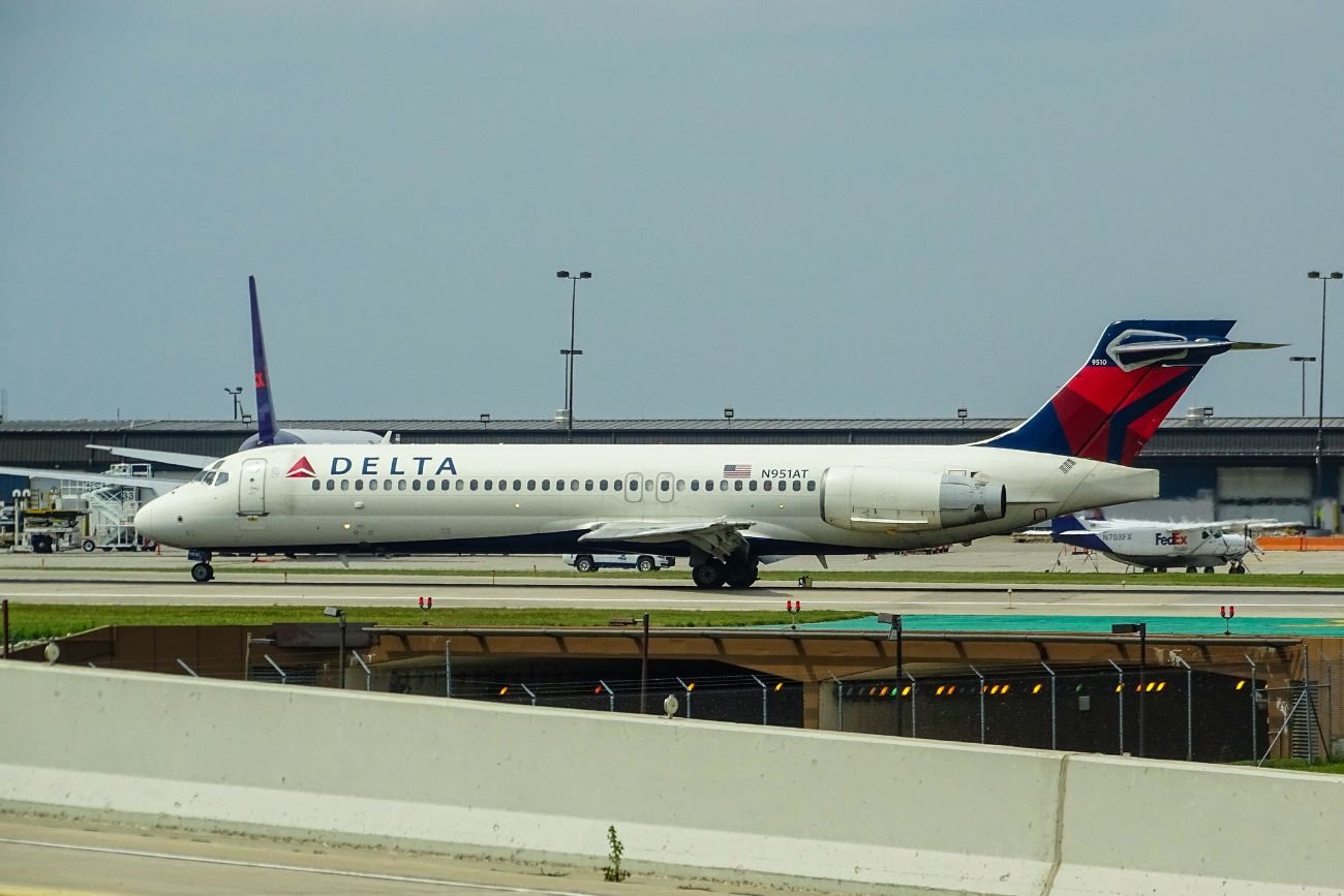Policja interweniowała tuż przed odlotem. Linie lotnicze mogą słono zapłacić. Interwencja służb tuż przed odlotem. Linie lotnicze mogą słono zapłacić.