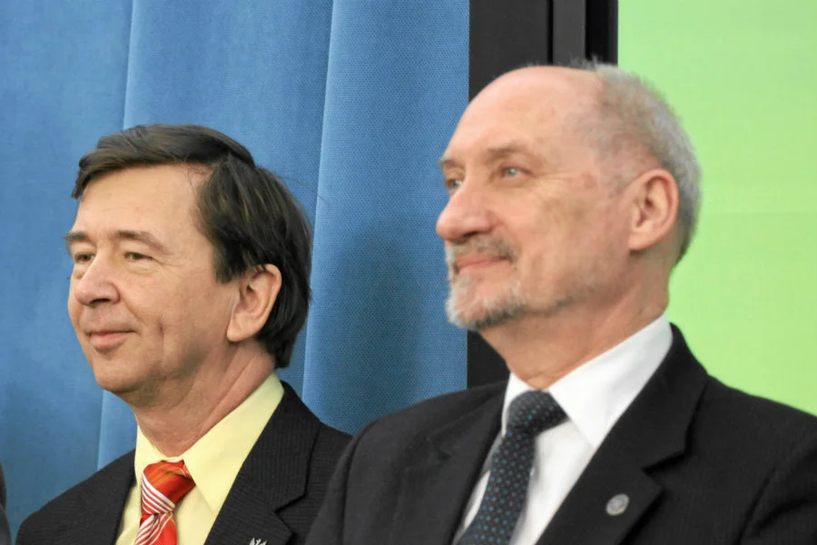 Wiesław Binienda pracuje w Narodowym Centrum Badań i Rozwoju. Najczęściej łączy się przez Skype'a, bo mieszka w USA.