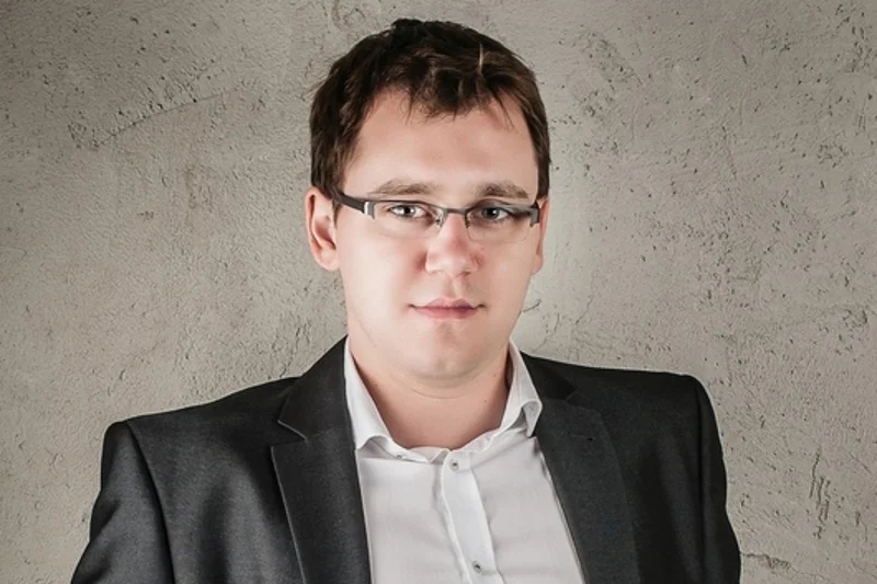 Karol Wolski, psycholog biznesu wykładający w Instytucie Psychologii Uniwersytetu Jagiellońskiego, podkreśla, że płeć może przekładać się na sposób kierowania firmą, ale nie można przypisywać jej zbyt dużego znaczenia