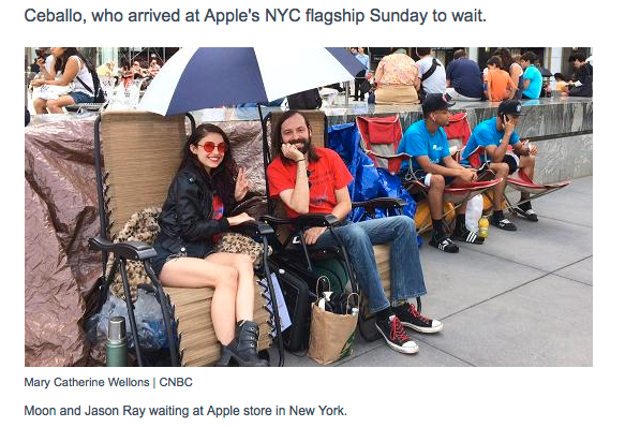 Przed sklepem Apple'a, który znajduje się przy Piątej Alei w Nowym Jorku, ustawiła się już kolejka