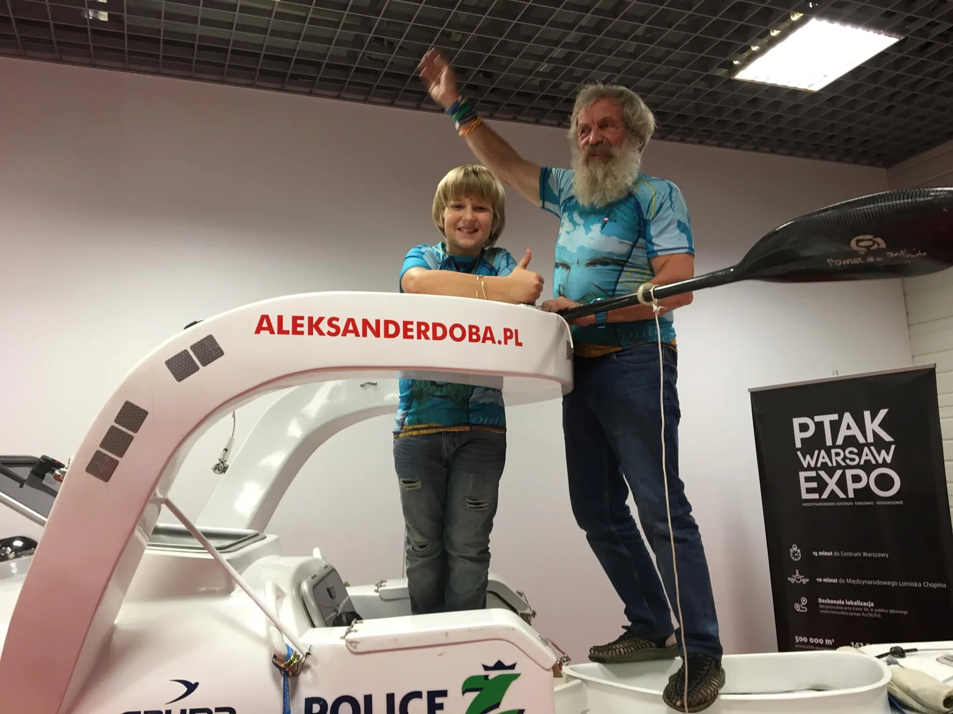 Simon z podróżnikiem Aleksandrem Dobą.