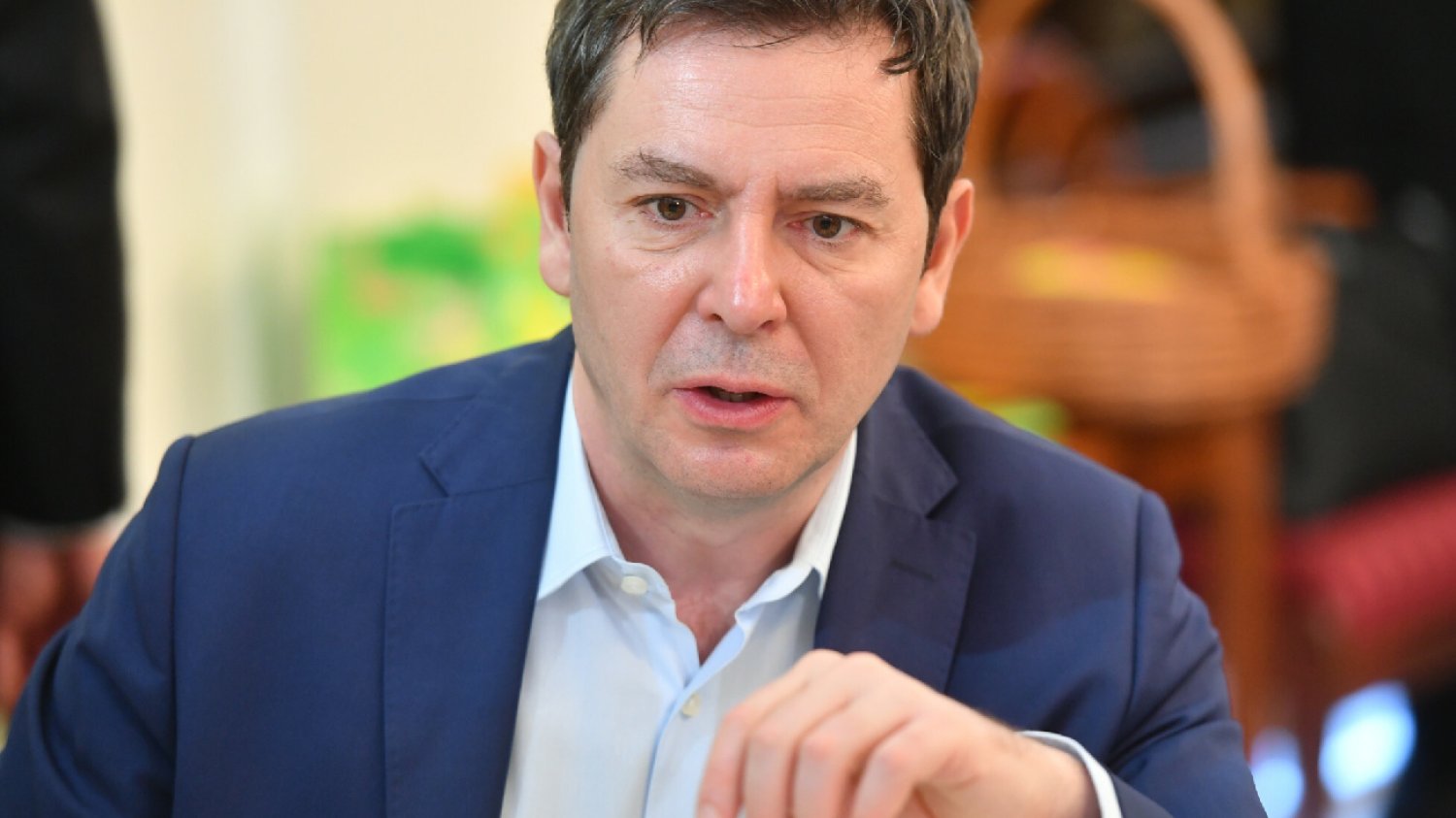 Onet: Michał Adamczyk z "Wiadomości" TVP brutalnie pobił kobietę.