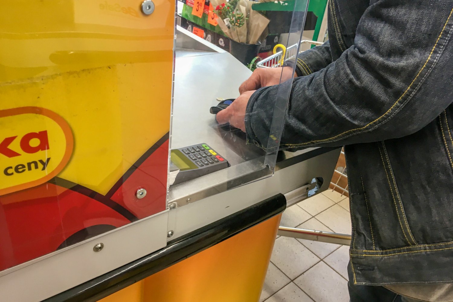 Biedronka rozdaje na święta pieniądze. O co chodzi? Kalendarz adwentowy Biedronki. Można dostać voucher na dolne zakupy