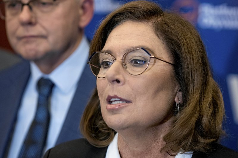 Małgorzata Kidawa-Błońska nie jest zachwycona zachowaniem Andrzeja Dudy.