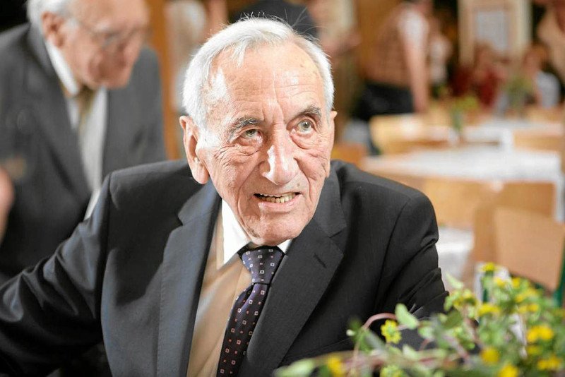 – Tadeuszowi łuk triumfalny należy się jak psu mich– mówi Adam Michnik.