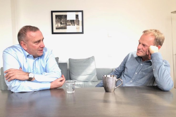Grzegorz Schetyna wrzucił zdjęcie z Donaldem Tuskiem w Brukseli.