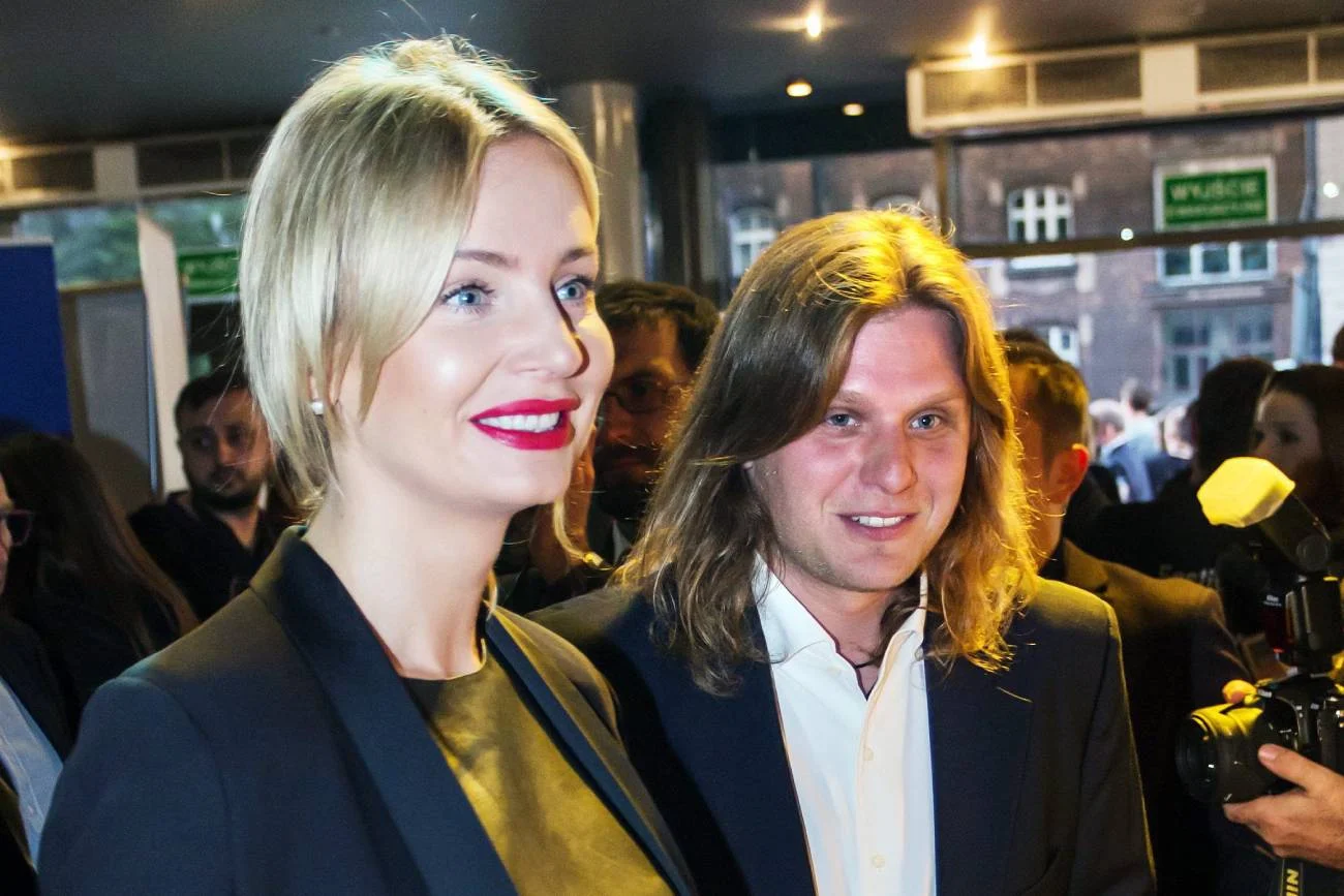 Agnieszka Woźniak-Starak opublikowała proste, ale wzruszające wspomnienie o Piotrze Woźniaku-Staraku. Agnieszka Woźniak-Starak i Piotr Woźniak-Starak w 2015 roku.