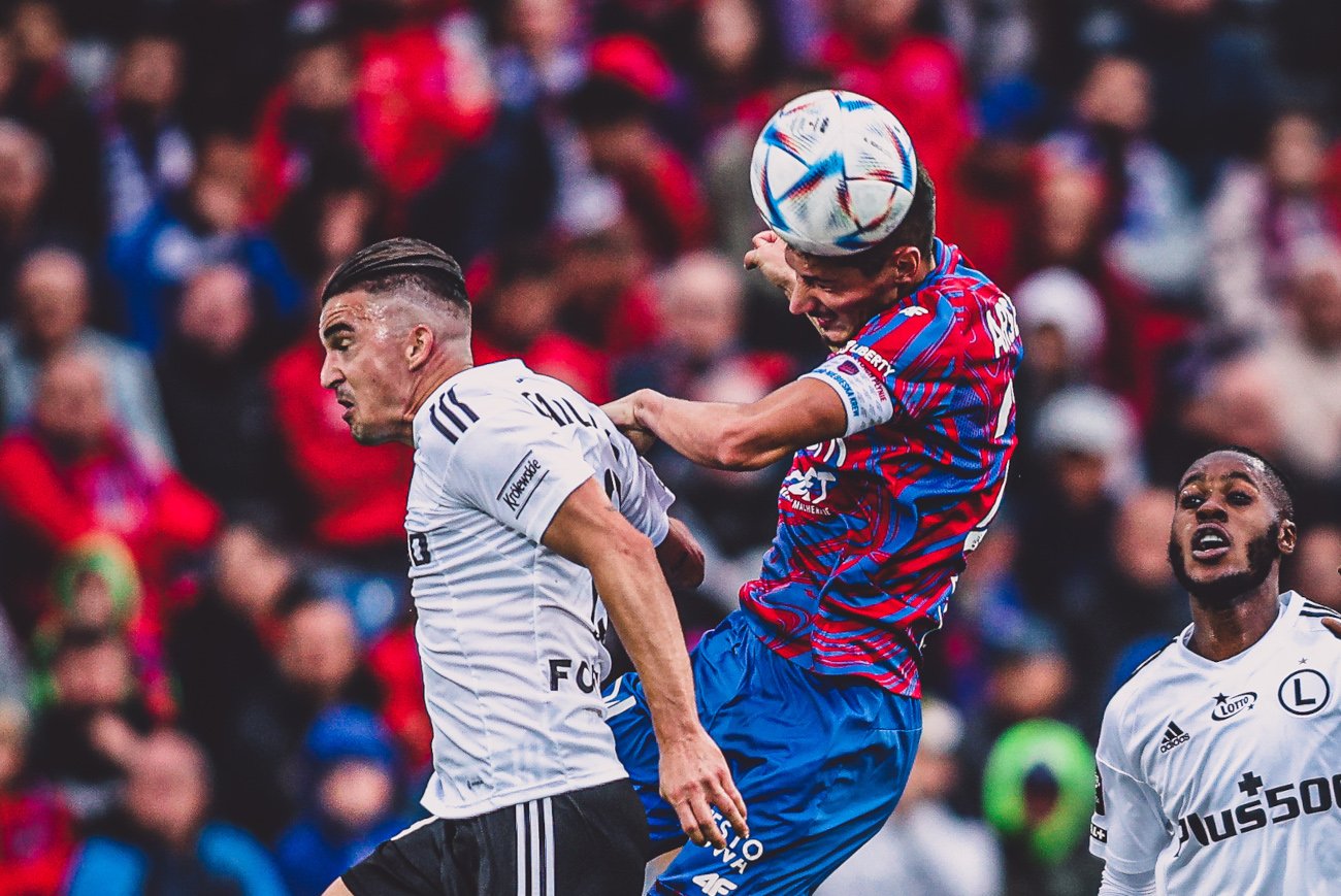 W niedzielnym hicie PKO BP Ekstraklasy Raków Częstochowa na swoim stadionie rozbił 4:0 Legię Warszawa.