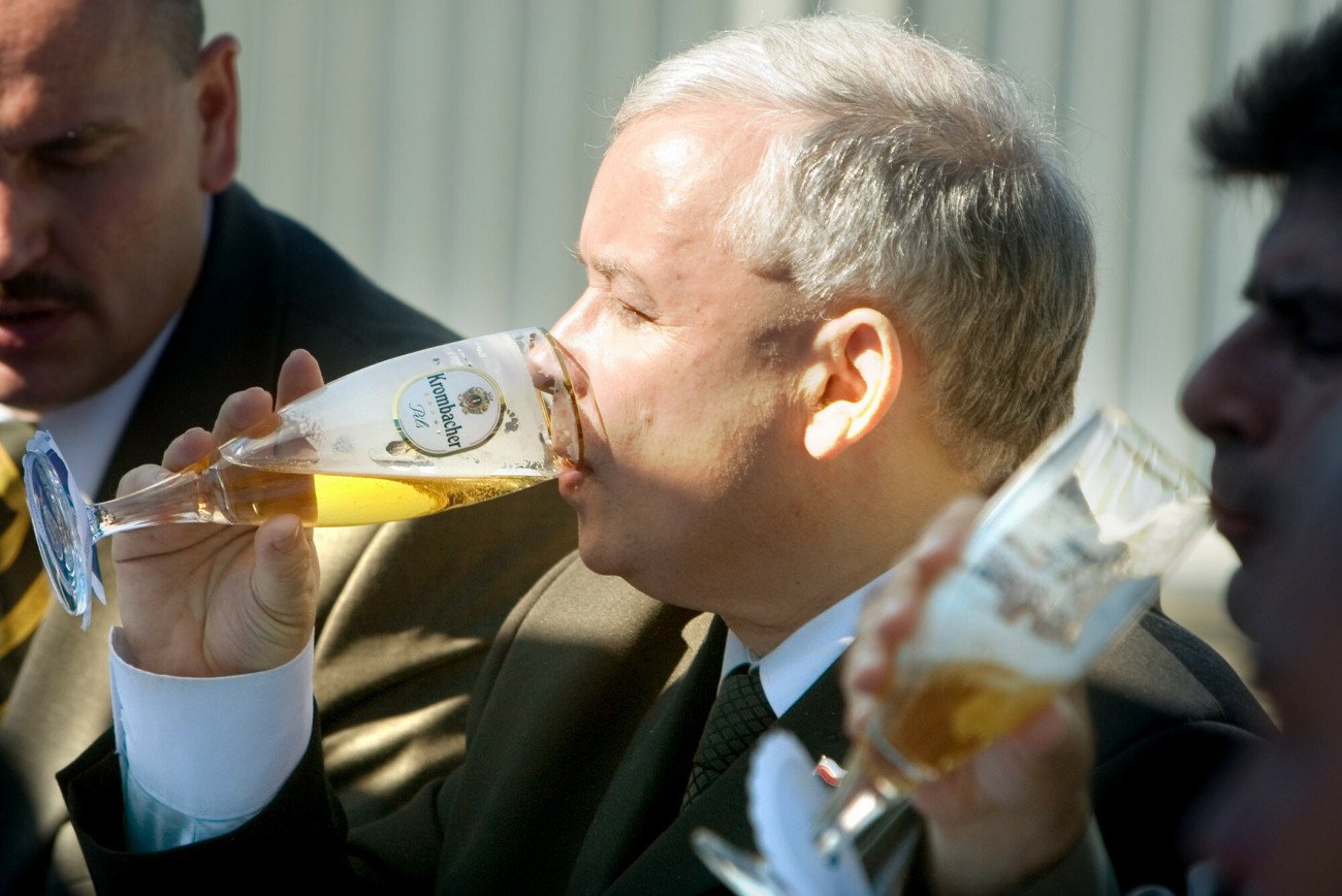 Jarosław Kaczyński na moście pomiędzy Słubicami a niemieckim Frankfurtem nad Odrą w czasie kampanii wyborczej w 2010 r.