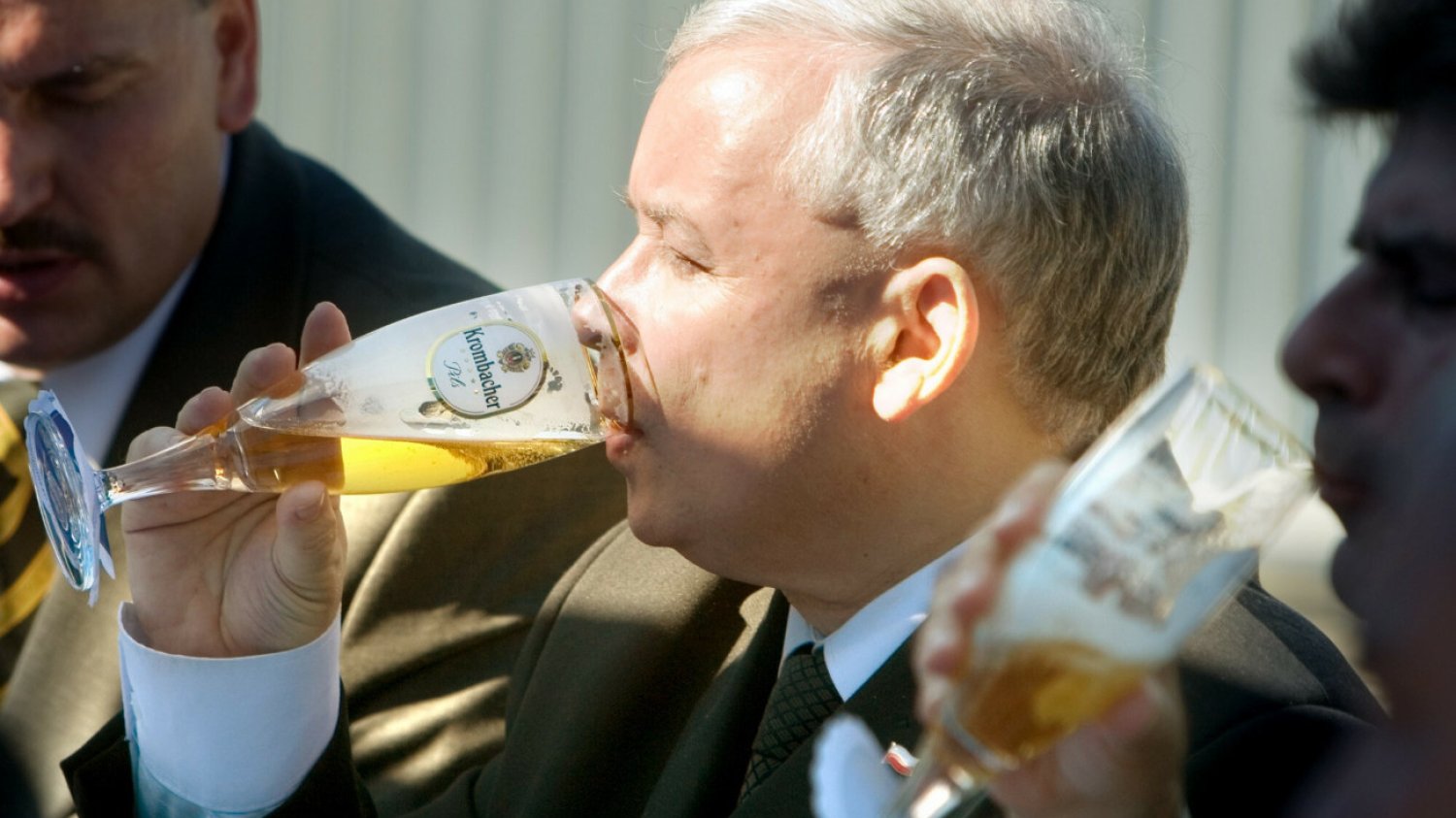 Jarosław Kaczyński na moście pomiędzy Słubicami a niemieckim Frankfurtem nad Odrą w czasie kampanii wyborczej w 2010 r.
