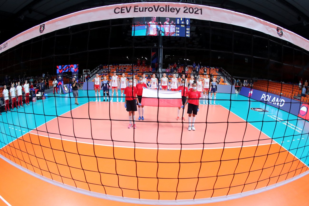 Rozgrywki "polskiej" grupy odbywają się w bułgarskim Płowdiw. Polki rozpoczęły turniej od zwycięstwa z Niemkami.