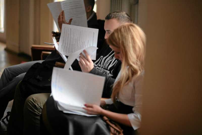 Coraz większa część środowiska akademickiego opowiada się z zastąpieniem egzaminami obowiązku pisania prac naukowych.