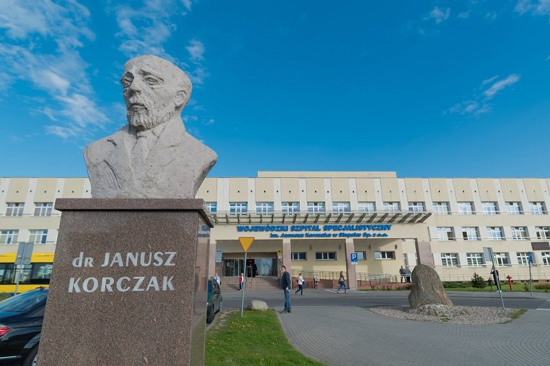 "Głos Pomorza" poinformował o skandalicznym zachowaniu lekarza ze słupskiego szpitala, który w ordynarny sposób wypowiadał się na temat swoich pacjentów.