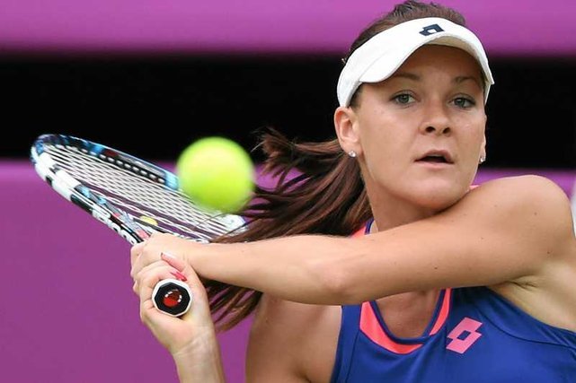 Agnieszka Radwańska - ciekawe czy nasza zawodniczka wie, dlaczego w gemie jest 30:15, a nie 2:1.