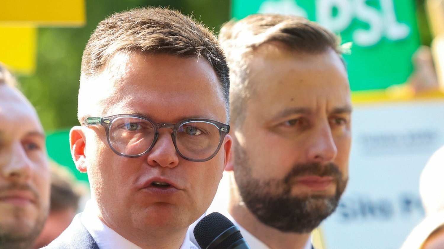 Nowy sondaż Research Partner to kolejne złe wieści dla Szymona Hołowni i Władysława Kosiniaka-Kamysza z Trzeciej Drogi. Szymon Hołownia i Władysław Kosiniak-Kamysz z Trzeciej Drogi.