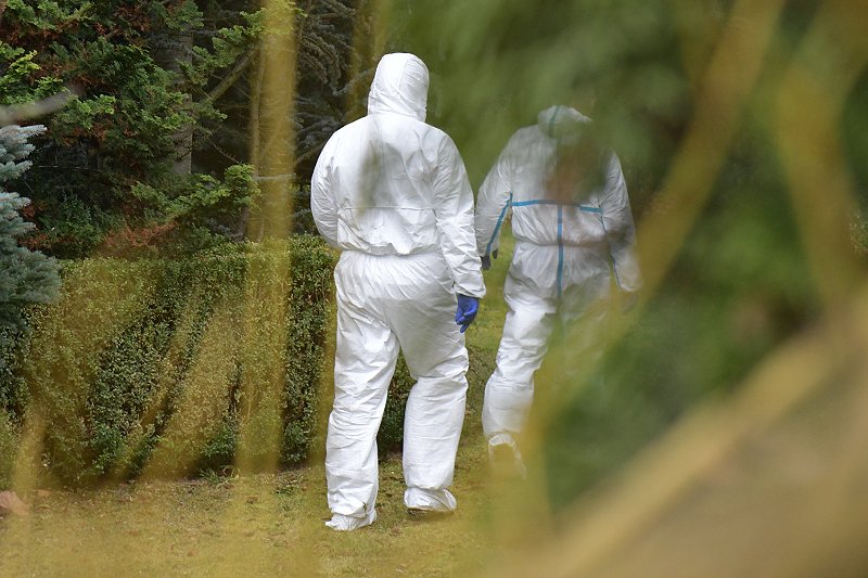 Prokuratura Okręgowa w Tarnobrzegu przekazała nowe szczegóły na temat wtorkowej tragedii w przysiółku wsi Kopki, gdzie kobieta zabiła nożem dwoje swoich małych dzieci, a później sama odebrała sobie życie. Prokuratura Okręgowa w Tarnobrzegu przekazała nowe szczegóły na temat wtorkowej tragedii w przysiółku wsi Kopki, gdzie kobieta zabiła nożem dwoje swoich małych dzieci, a później sama odebrała sobie życie.