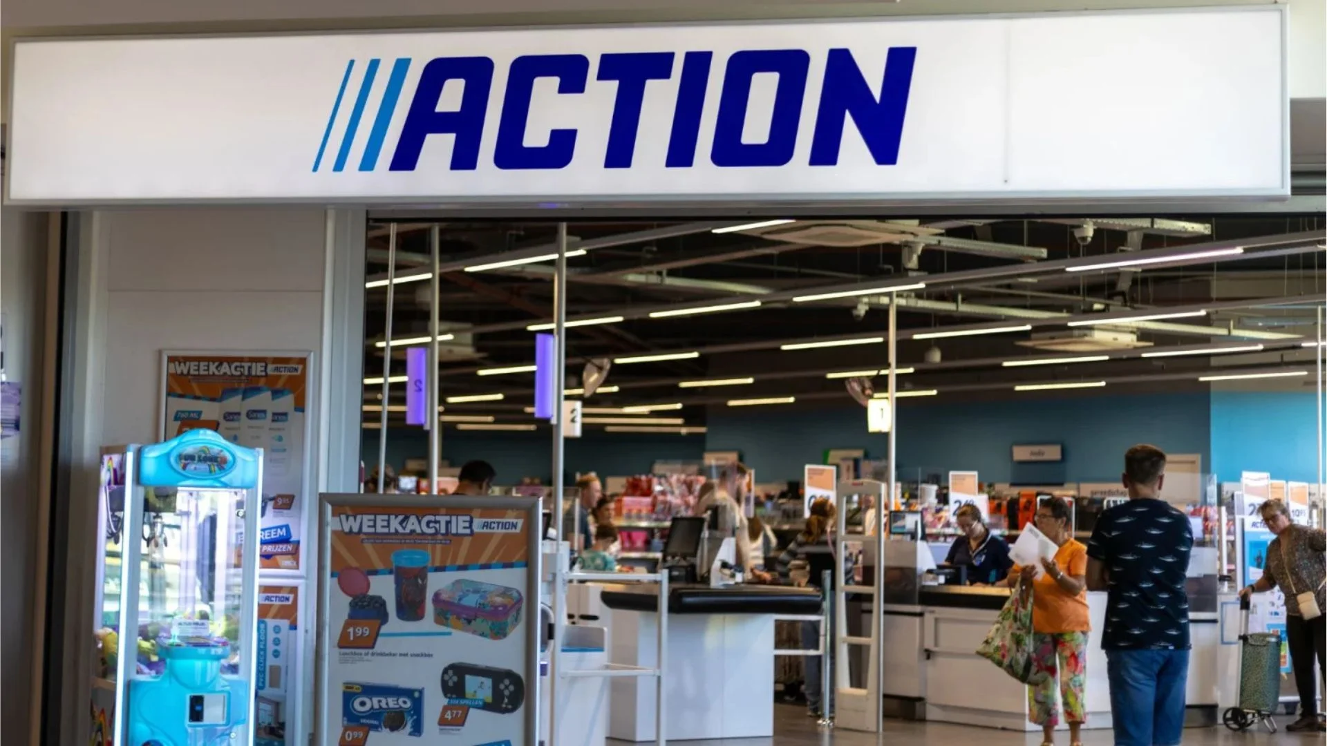 Action, sklep