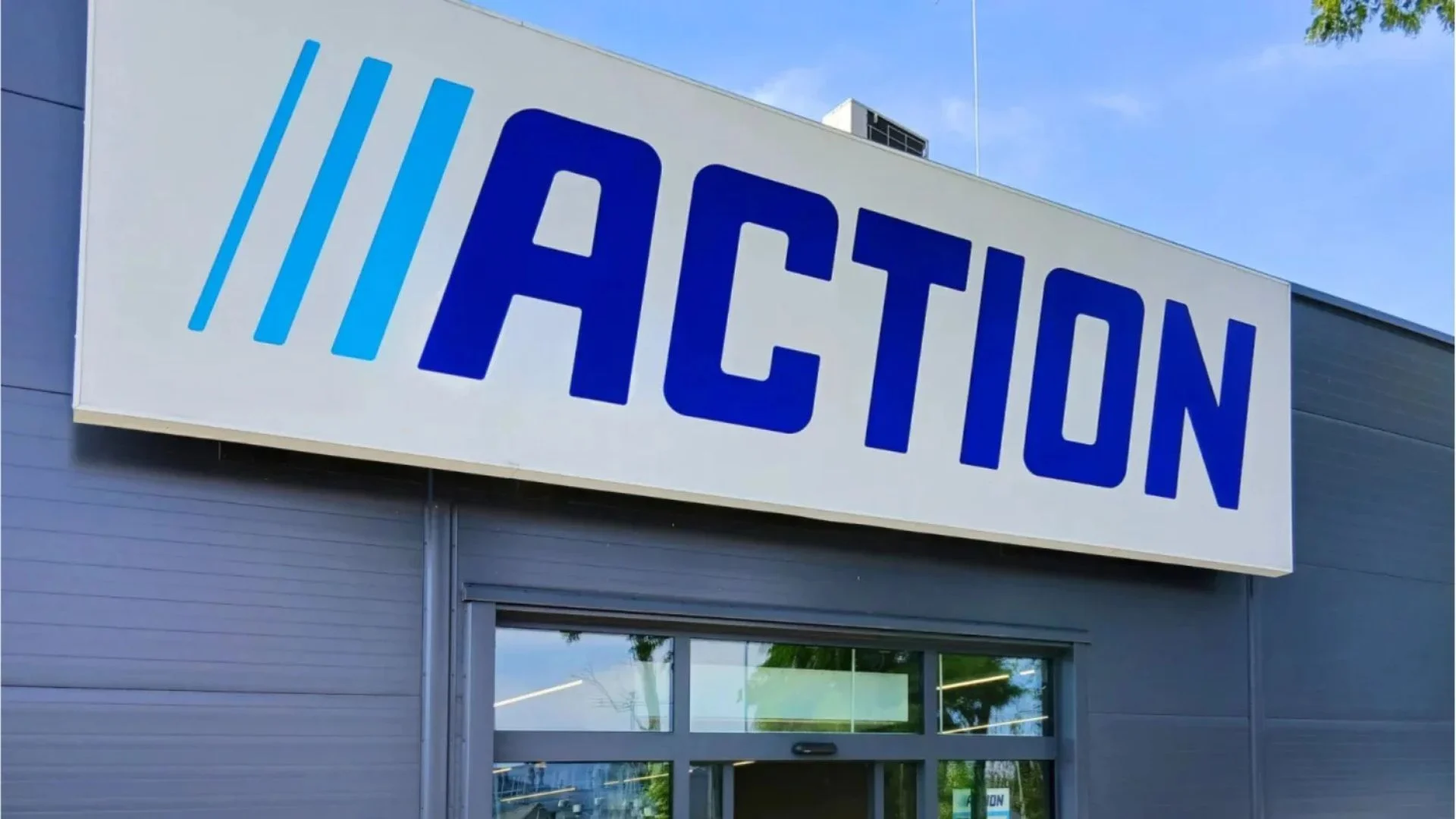 Action zrobi inteligentny salon za 49,99 zł. U konkurencji choćby tysiąc złotych